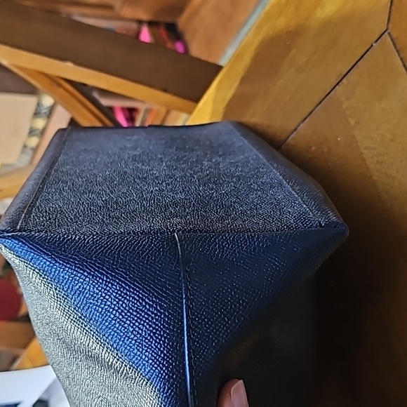 Coach City Tote - Picture 6 of 9